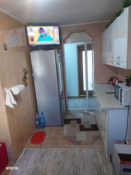 Vand apartament 3 camere - Imagine principală: 5/8