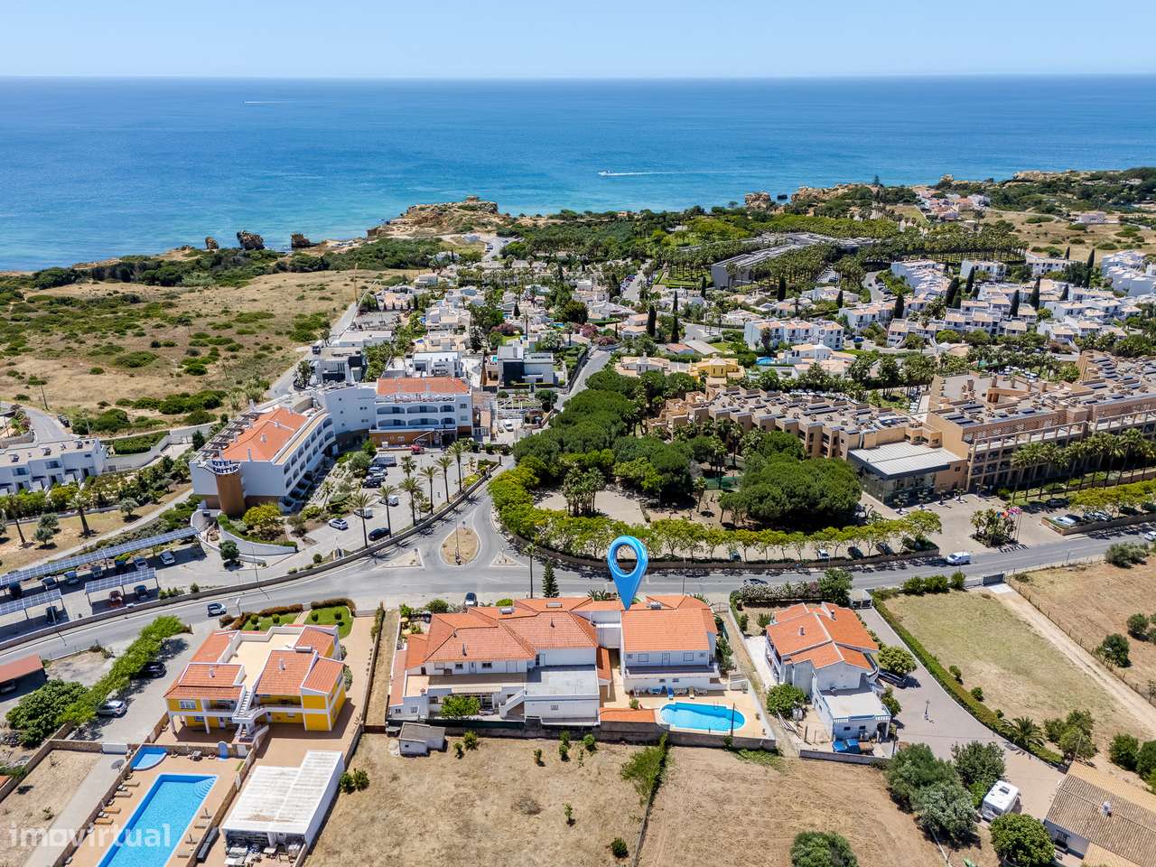Entre o Mar e a Exclusividade – T1+1 Renovado em São Rafael-0