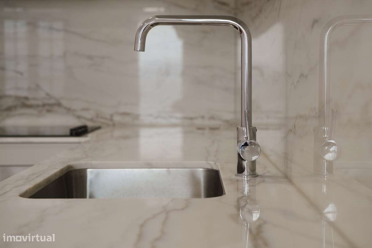 Apartamento T2 com terraço na Rua do Almada - Grande imagem: 5/10