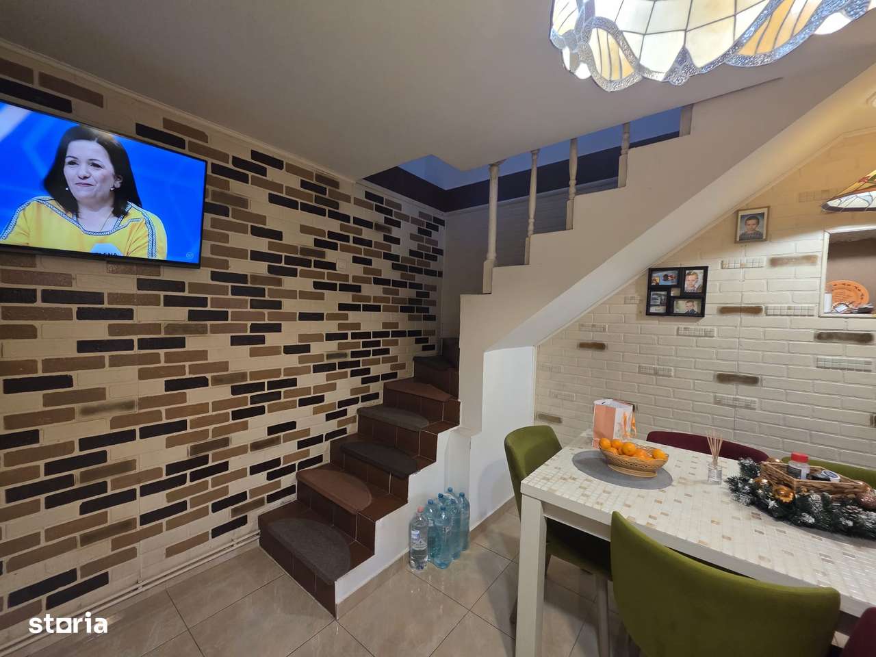 Casă spațioasă cu etaj, utilități complete și piscină – Simeria, HD-8