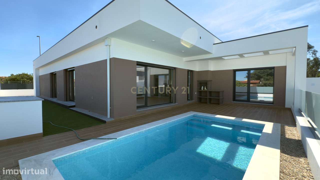 Moradia T4 Isolada com Piscina em Fernão Ferro | 640.000€-0