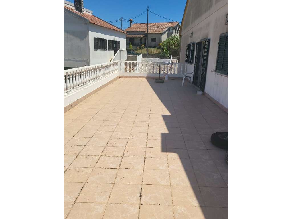 MORADIA T4 COM ANEXO E ESPAÇO COMERCIAL - Grande imagem: 4/29