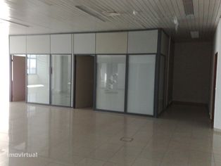 Arrendamento de Escritório 327m2 na Alameda António Sérgio - Grande imagem: 2/9
