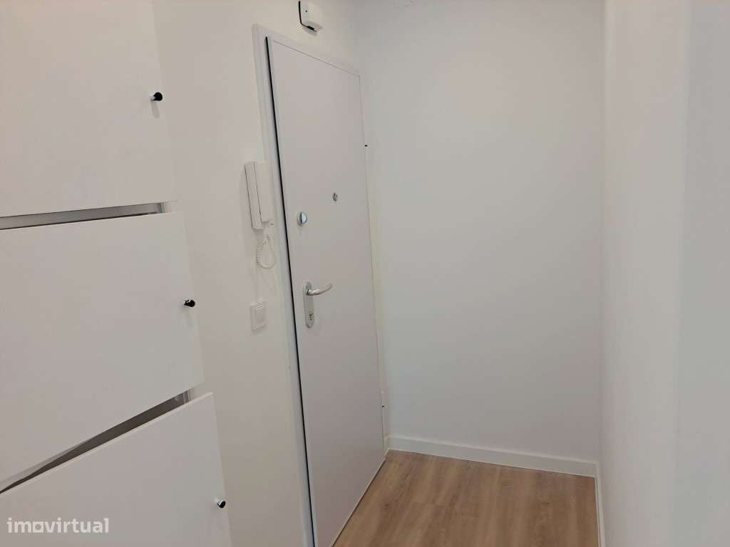 Apartamento T2 com elevador para venda em Odivelas - Lisboa-6