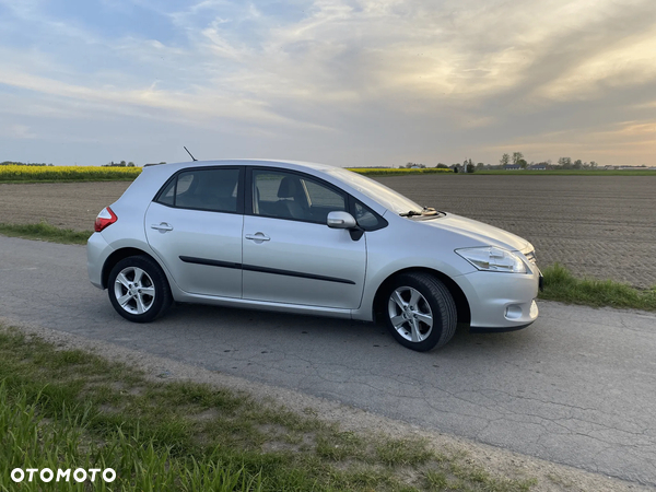 Toyota Auris 2.0 D-4D Prestige - 4