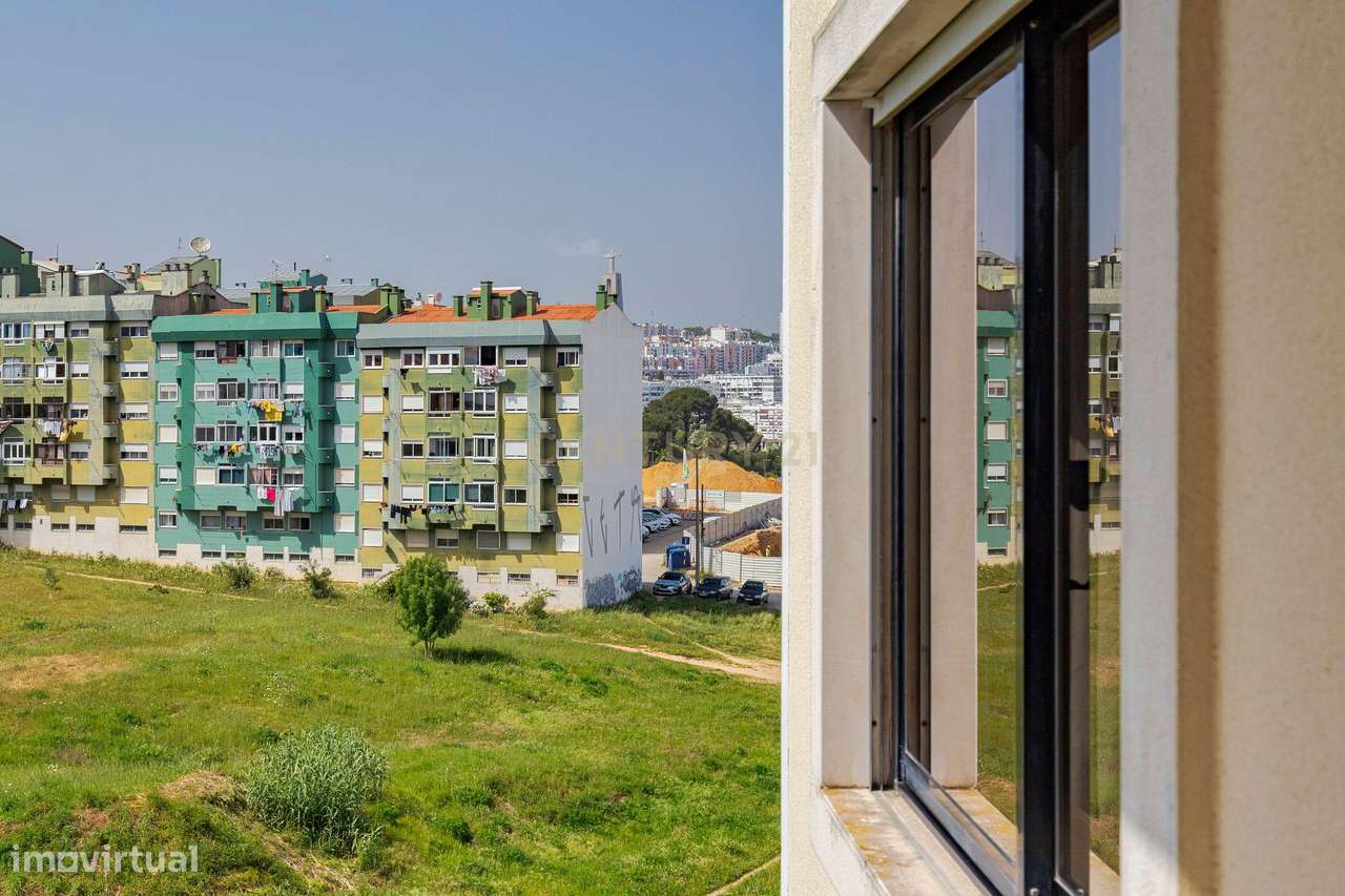 Apartamento T3  Feijó Almada Parque da Paz-18