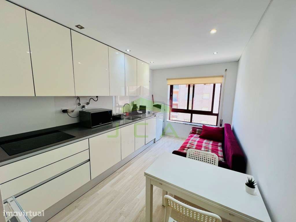 Apartamento T1 totalmente mobilado e equipado-0