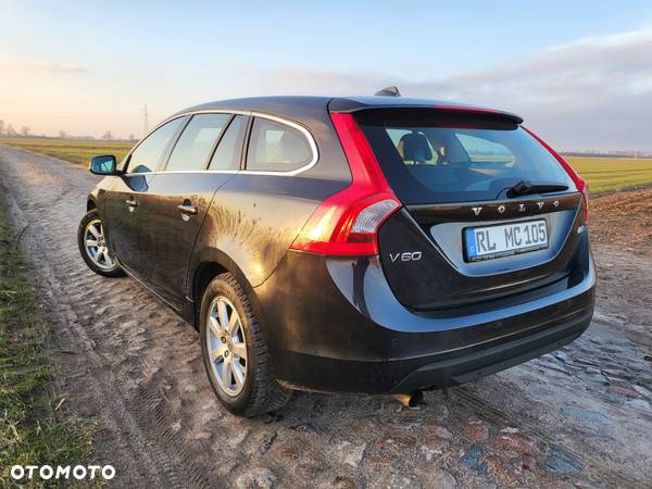 Volvo V60 D3 Kinetic - 4