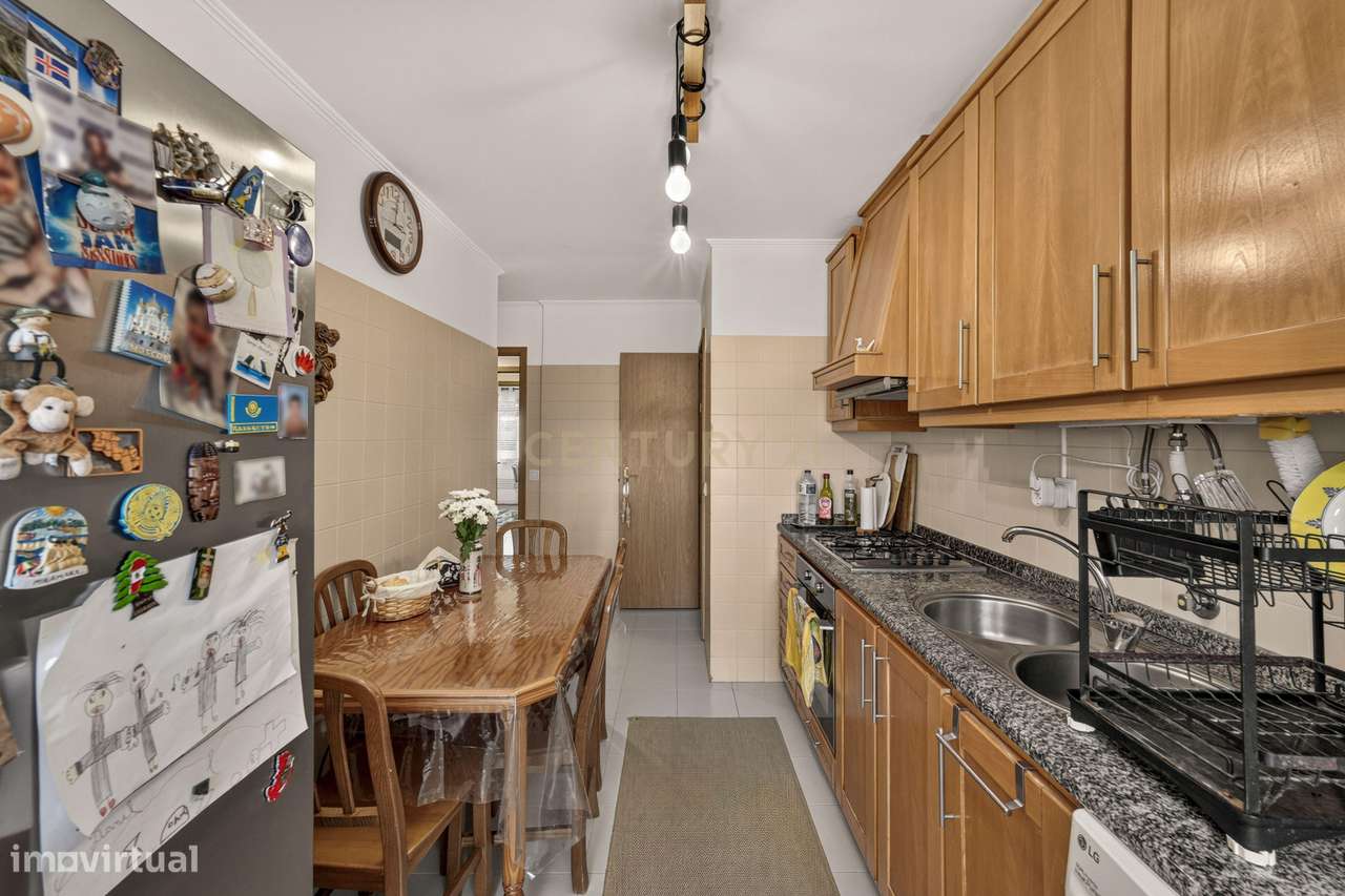 Apartamento T3 com parqueamento privativo (Monte da Caparica)-11