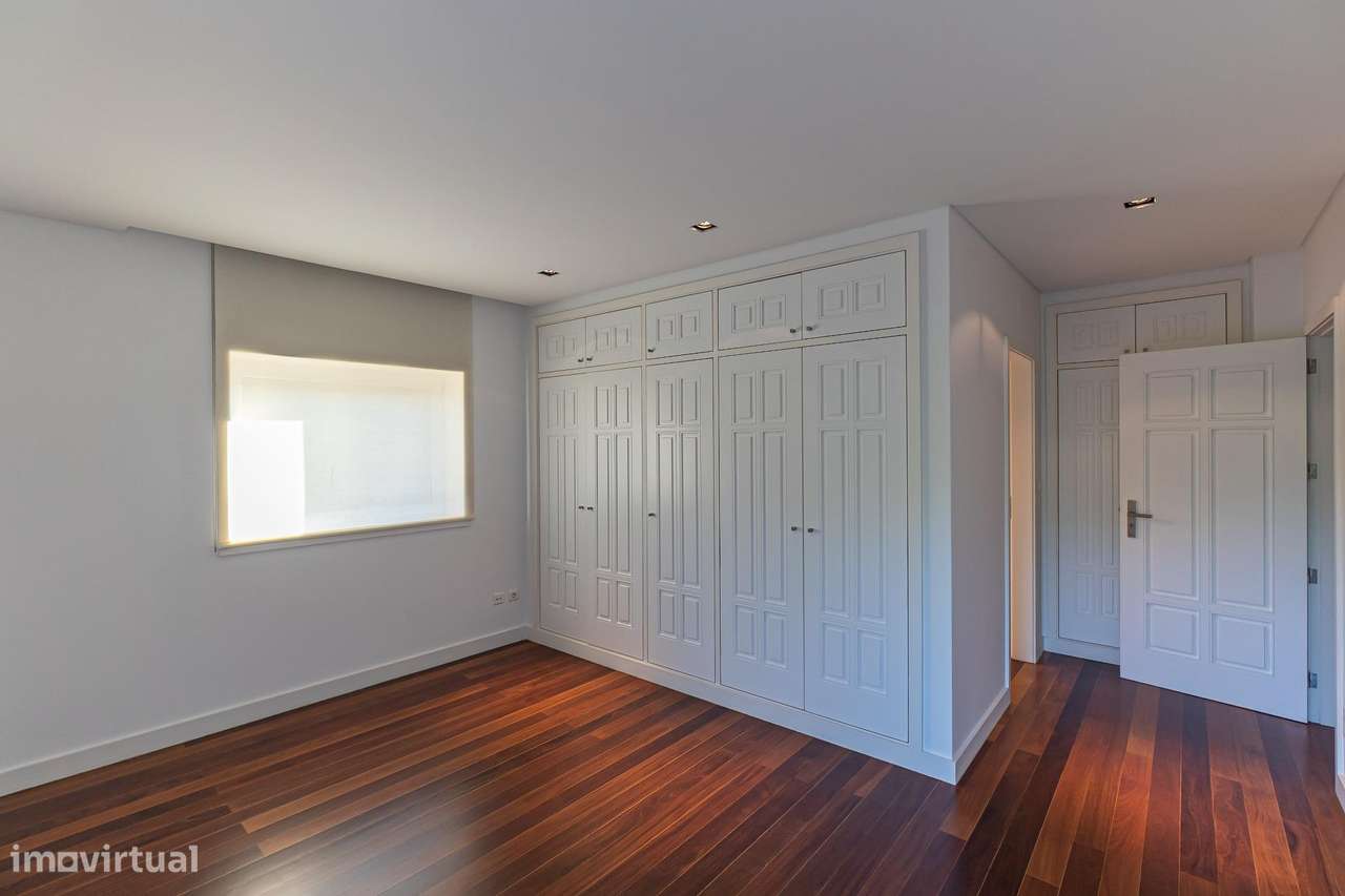 Moradia de Luxo com Elevada Privacidade, Piscinas Interior e...-49