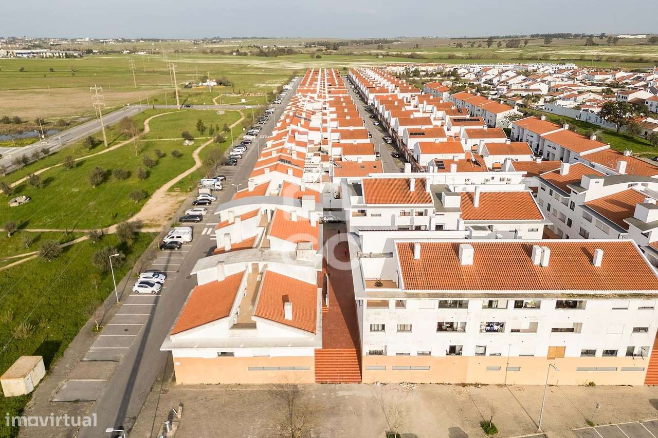Apartamento T2 de Rés do Chão c/ Varanda e Lugar de Garagem | Villas d-31