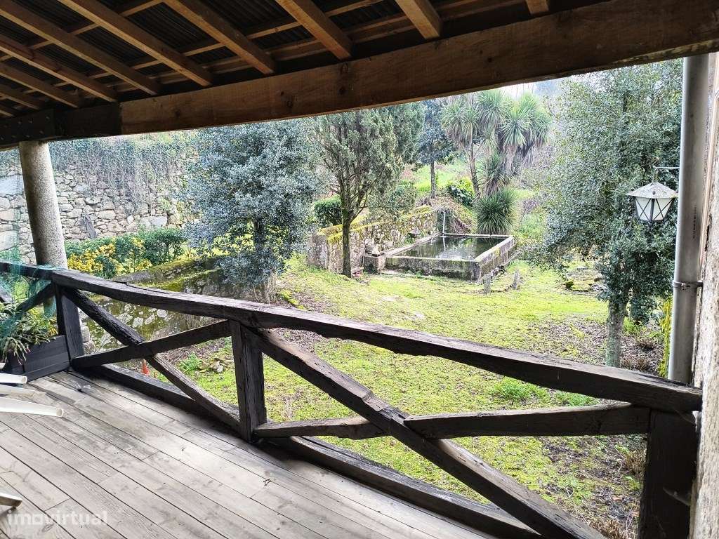 Casa Rústica de Pedra e Carvalho, em Quinta de 20.000m²-15