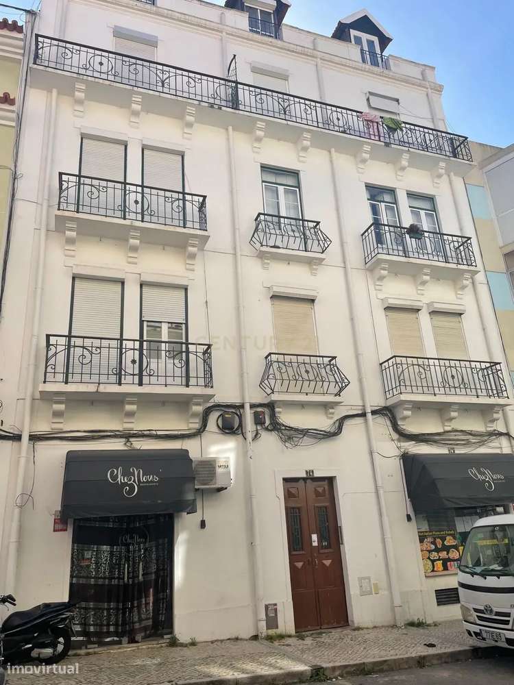 Apartamento T2 no vibrante bairro de Benfica-13