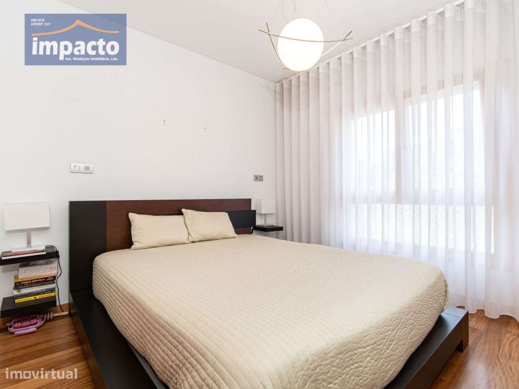 Malva Rosa,Excelente T4,coz equipada,Ar cond,asp central,Box 2 viat...-16