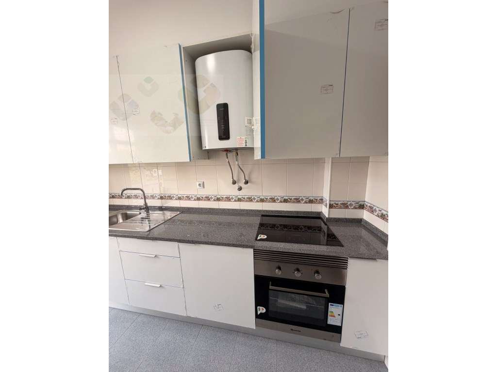 Ótimo T1 - Em fase de Remodelação total - Grande imagem: 4/30