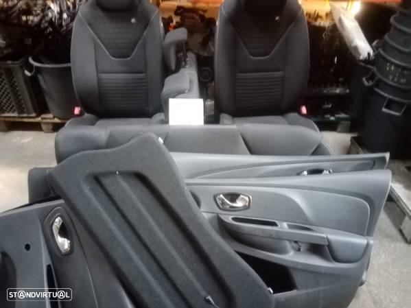 Interior Renault Clio IV 2016 - 5