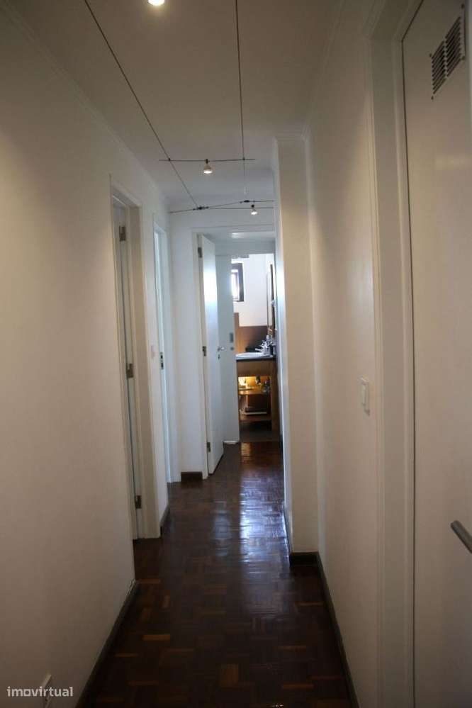 T4 (T5) , Vistas, 2 Elevadores - Centro Carnaxide-17