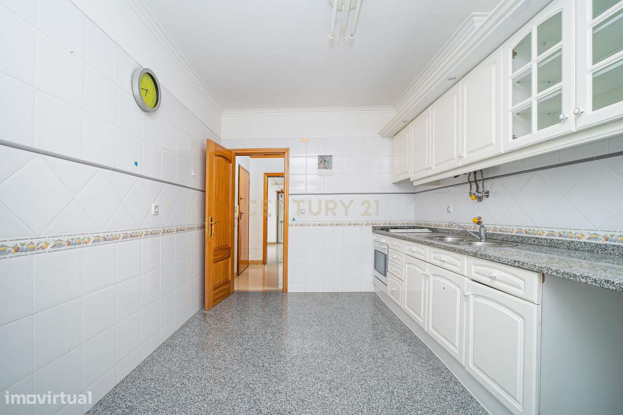 Apartamento T2 em Albarraque com parqueamento para arrendar - Grande imagem: 4/11