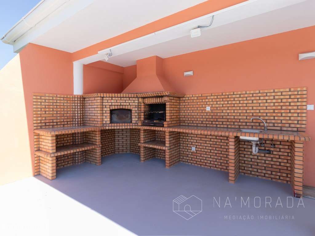 MORADIA UNIFAMILIAR T3+1 COM JARDIM EM CANEDO-23