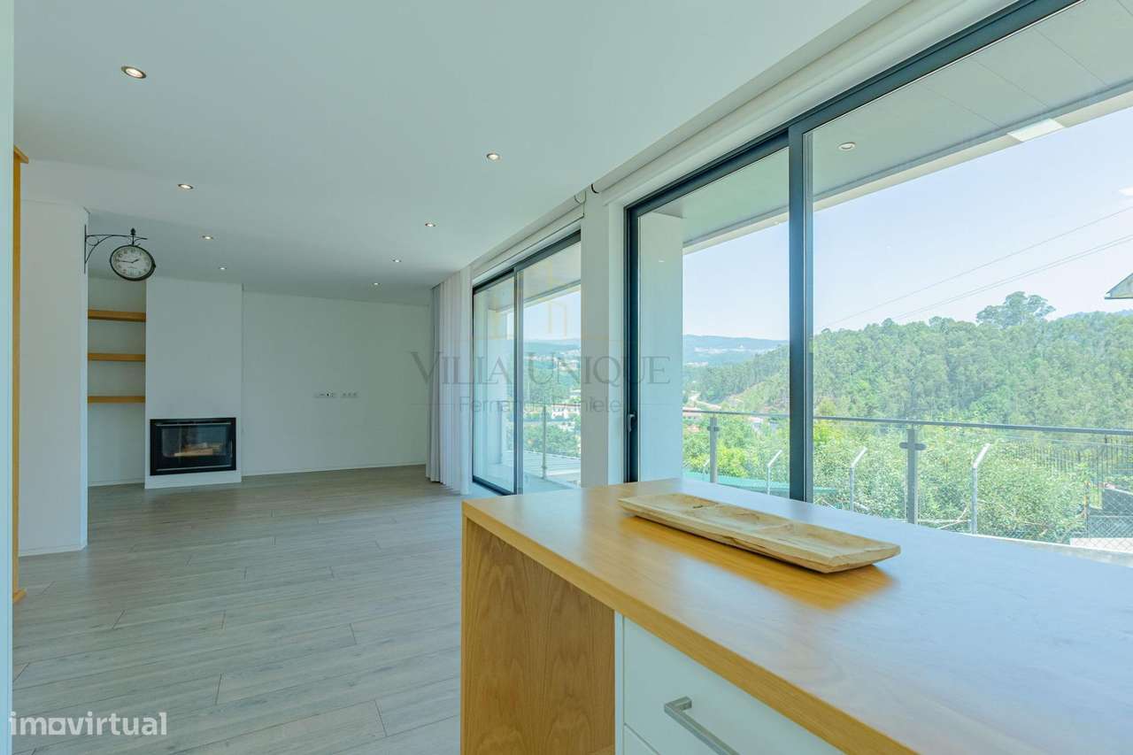 Moradia T4 Moderna com 3 Suítes em Terreno de 460m2-43