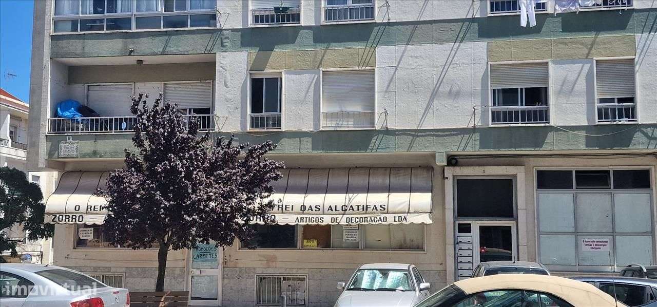 Loja na Amadora | Venda de 50% do imóvel - Grande imagem: 2/8