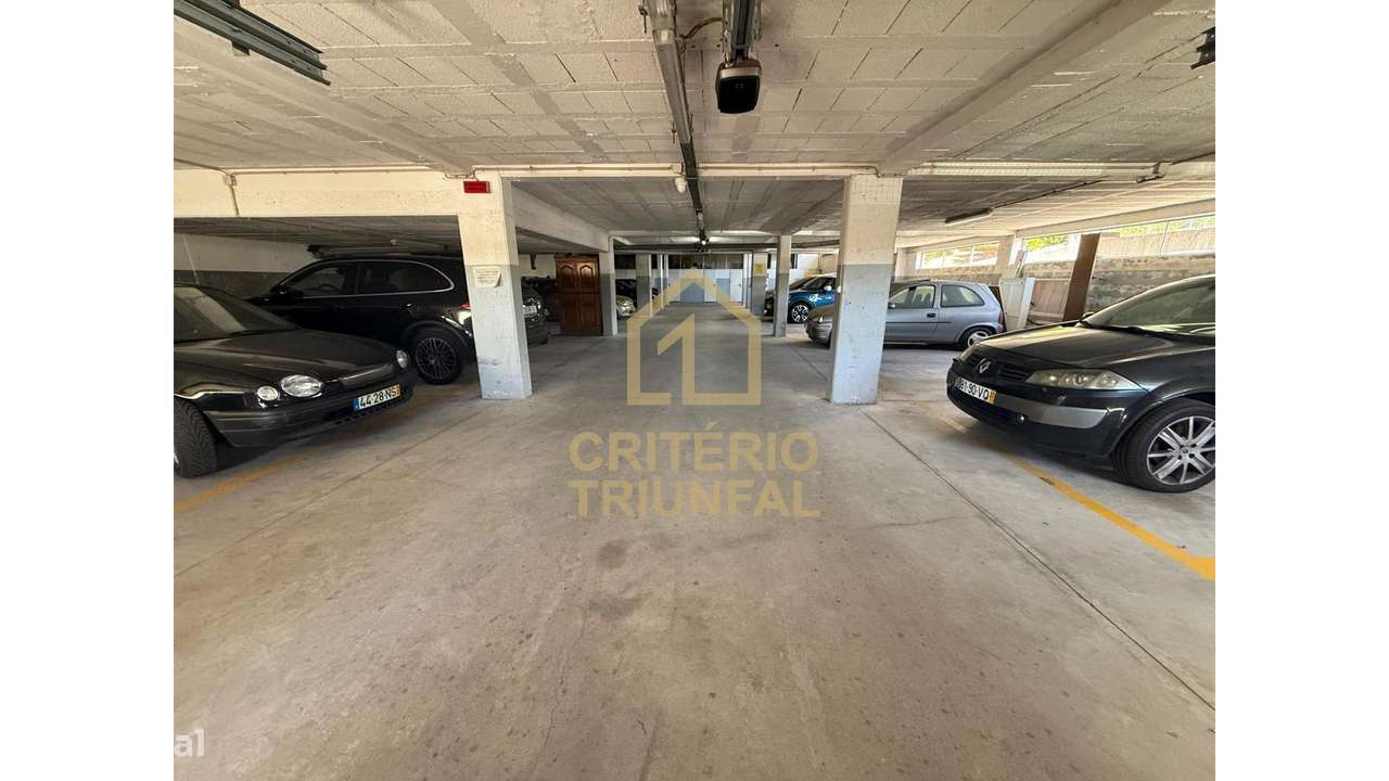 Apartamento T2 em Gandra, Paredes-12