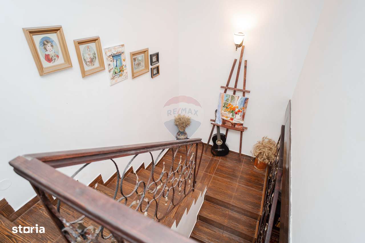 Casă cu Piscină de Vânzare, 500mp Teren, Str. Victoriei-Valea Lupului-8