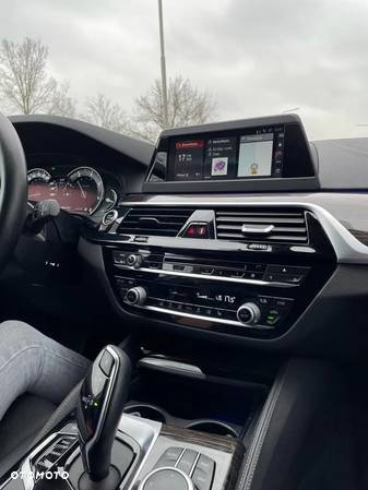 BMW Seria 5 530d Luxury Line - 10