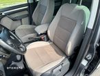 Volkswagen Touran 2.0 TDI DPF Highline - 13