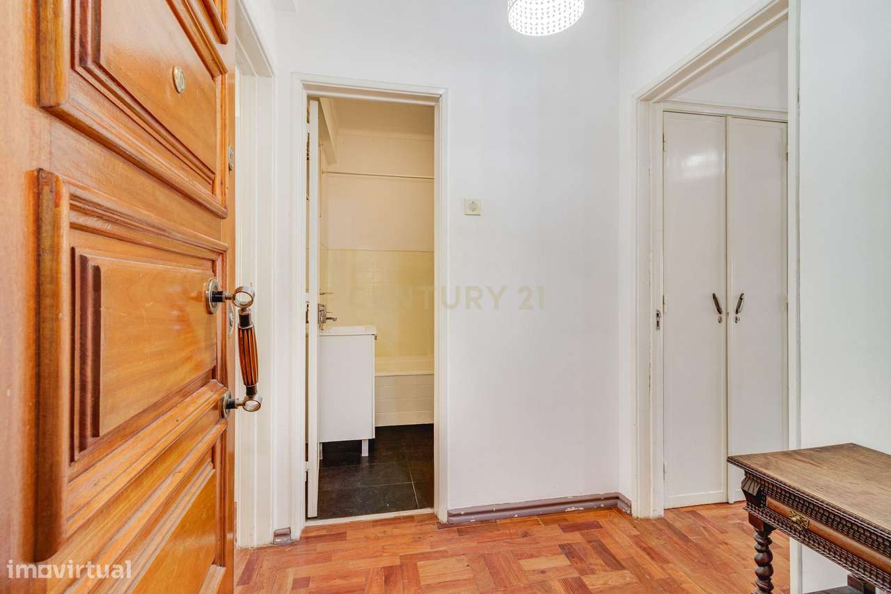 Fantástico T2 com ótimas varandas-21