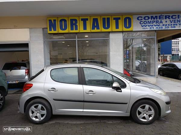 Peugeot 207 1.4 16V Urban - 1