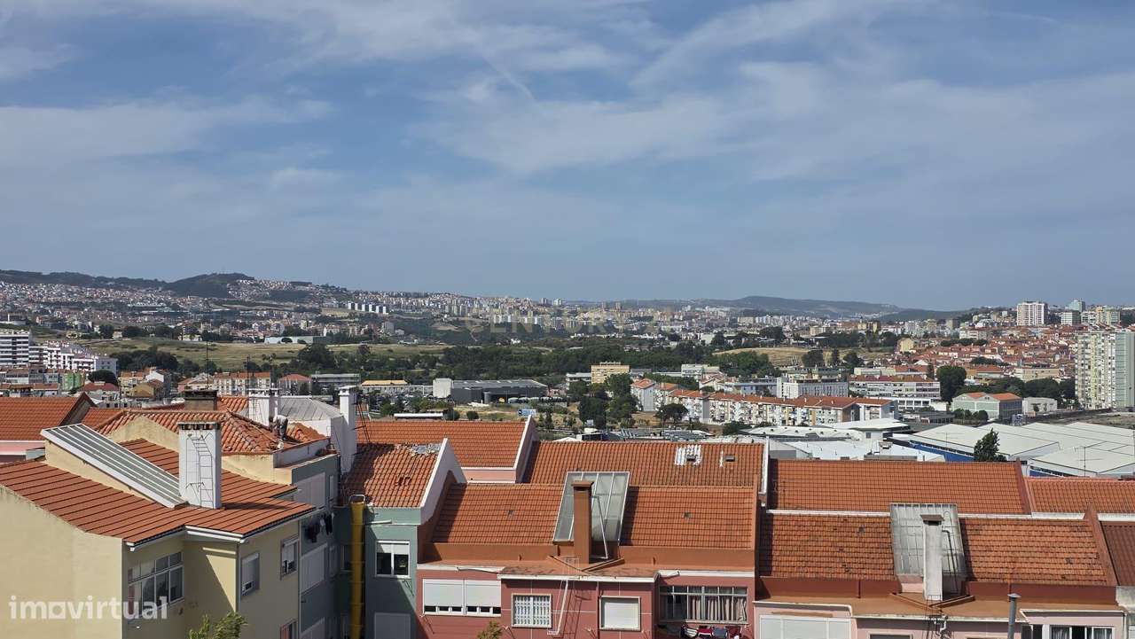 Apartamento T2 Remodelado a poucos minutos da Estação da Reboleira-13
