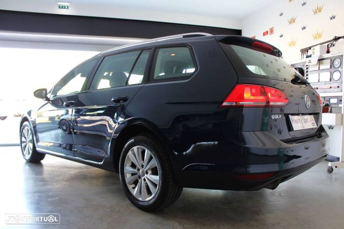 VW Golf Variant 1.6 TDi Highline DSG - 4