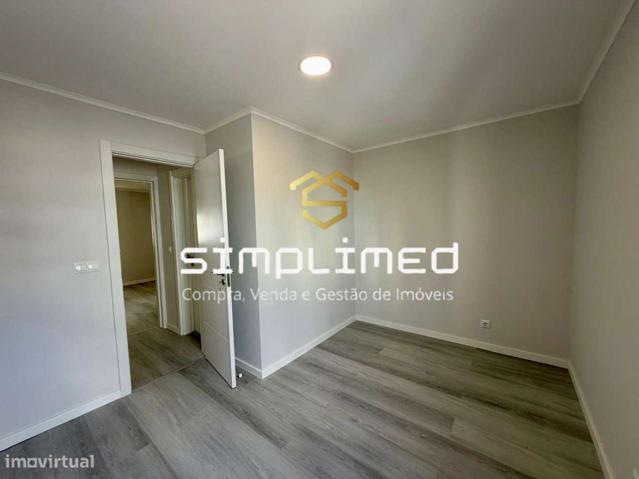 Apartamento T3 localizado no Laranjeiro-11