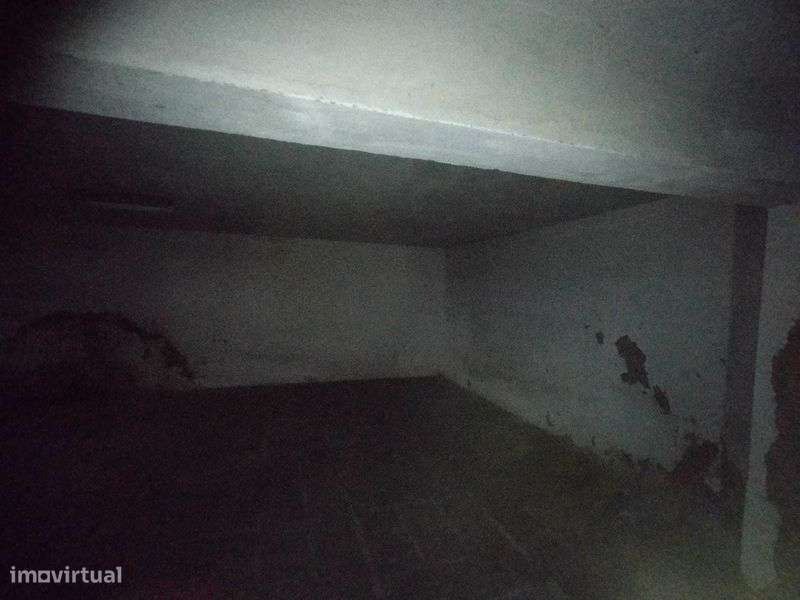 Loja- Rua Infante dom Henrique - Grande imagem: 4/6