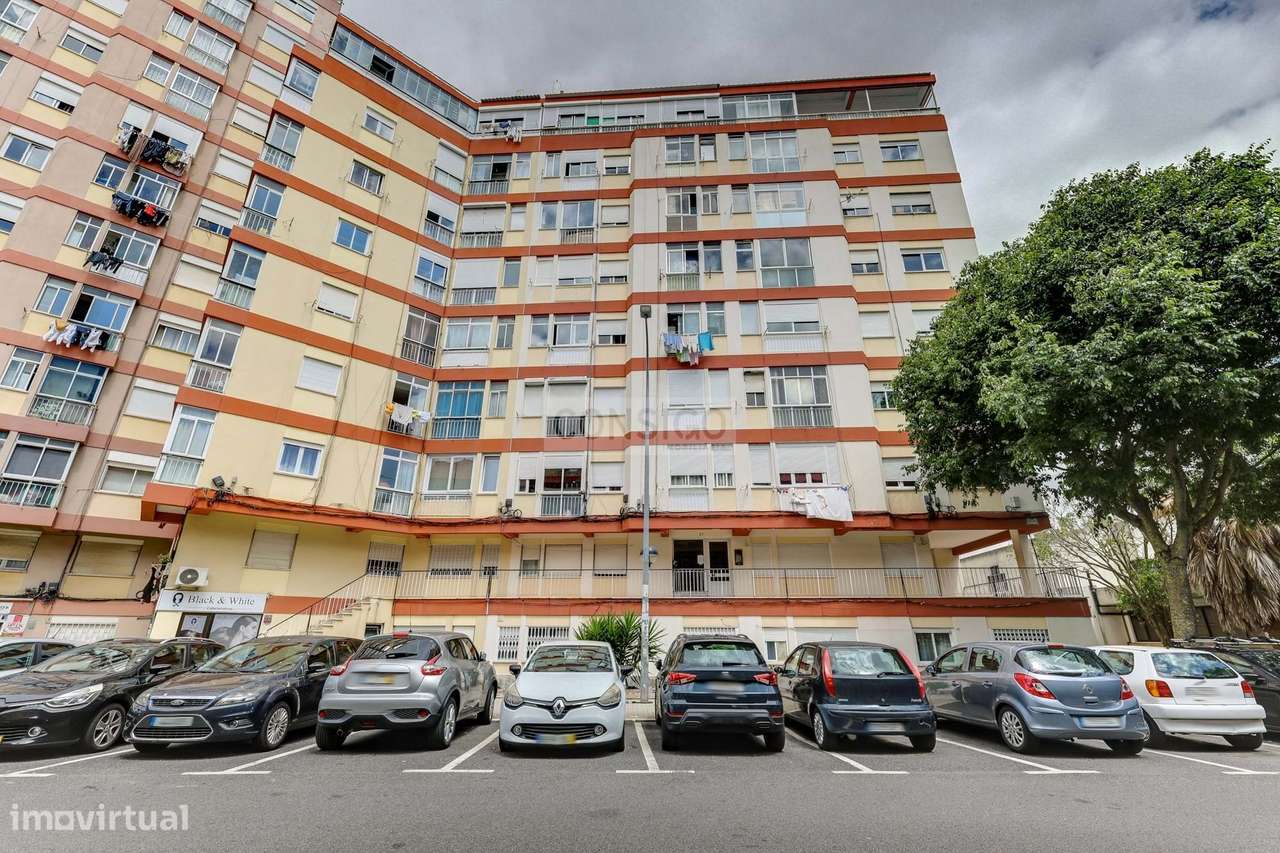 Apartamento t1 à venda na Rua Dom Dinis-23
