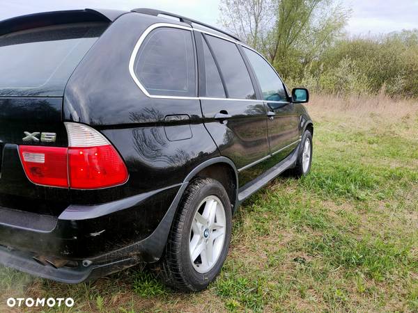 BMW X5 4.4i - 4