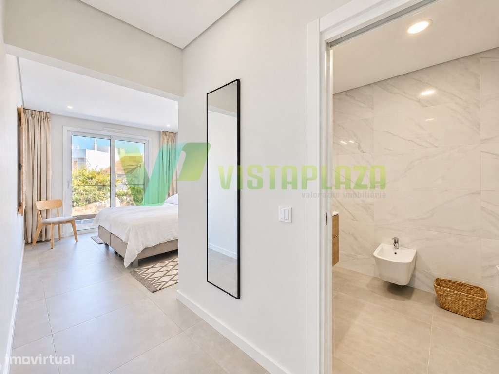 Apartamento T2 com Terraço Privativo, Piscina e Garagem Box em Alvo...-21