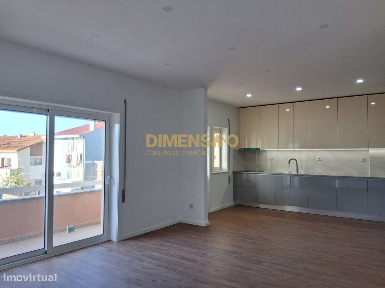 T3 em Águas Santas  Totalmente Remodelado com Garagem DCI159 - Grande imagem: 5/25