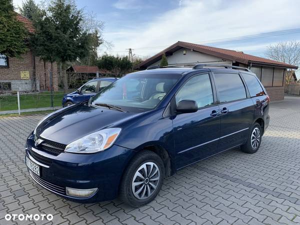 Toyota Sienna - 2