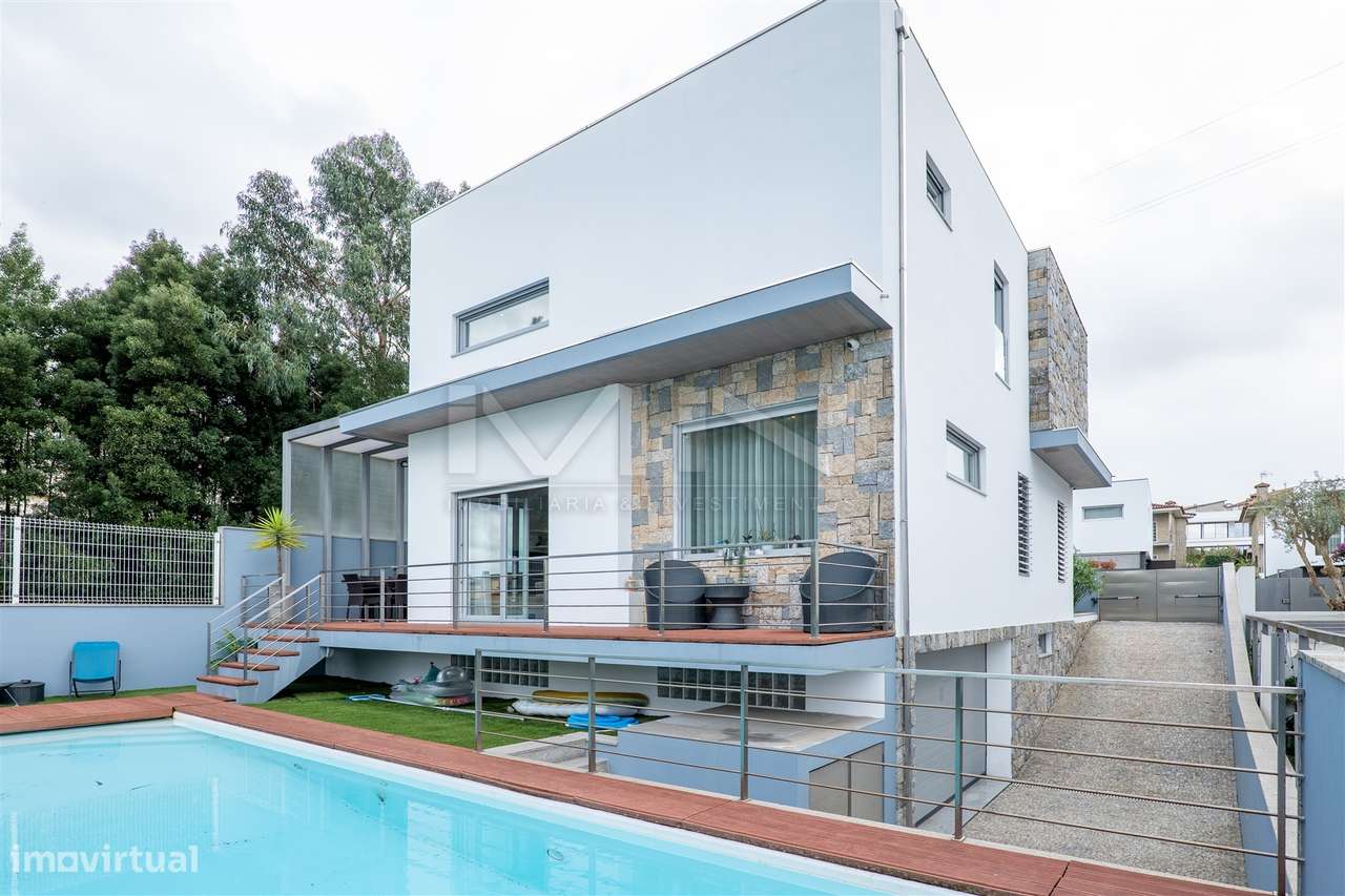 Moradia T3+1 - Exclusividade, Design e Conforto Superior-52