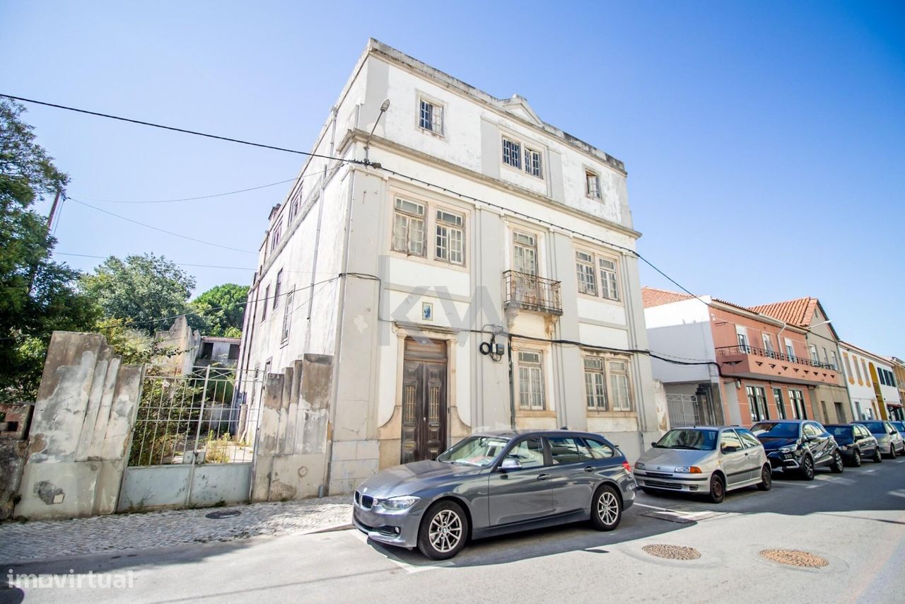Prédio com projecto aprovado no centro da Malveira - Grande imagem: 1/33