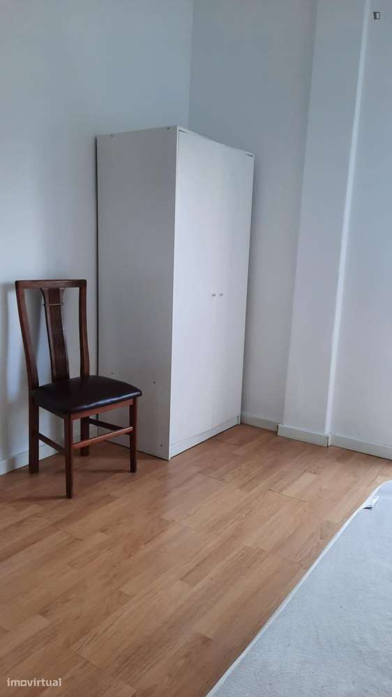 Quarto - localizado em Lisbon - Grande imagem: 5/6