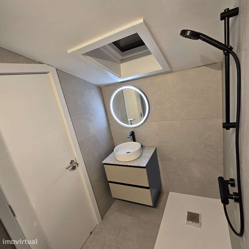 T3/T4 ÚNICO Duplex Zona Nobre de Massamá - Grande imagem: 3/59