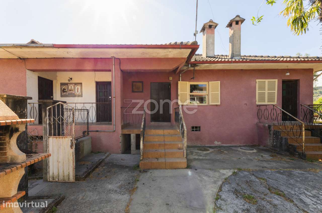 Moradia individual T4 com área total de 625 m2 na Póvoa de Lanhoso - Grande imagem: 5/36