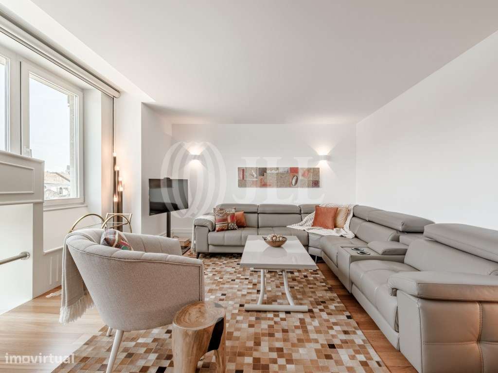 Apartamento T3 com dois lugares de garagem em Aliados, Porto-7