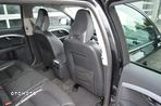 Volvo V70 D2 R-Design - 27