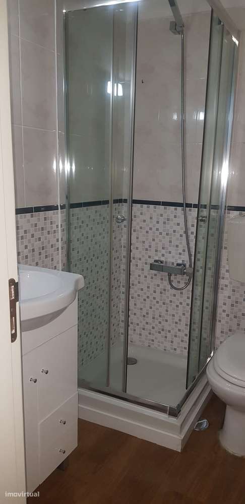 Entroncamento | Apartamento T3 com Garagem e Arrecadação –-21