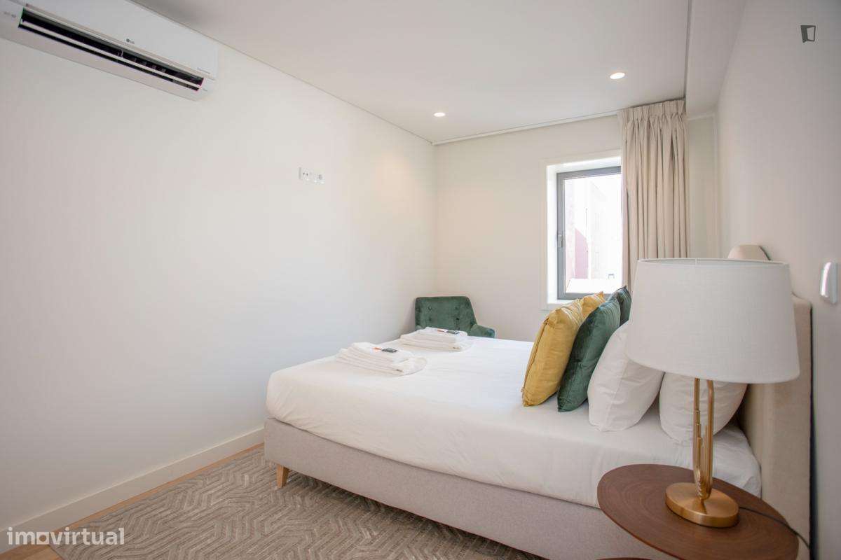 Apartamento com 1 quartos - localizado em Santo Ildefonso Porto - Grande imagem: 2/10