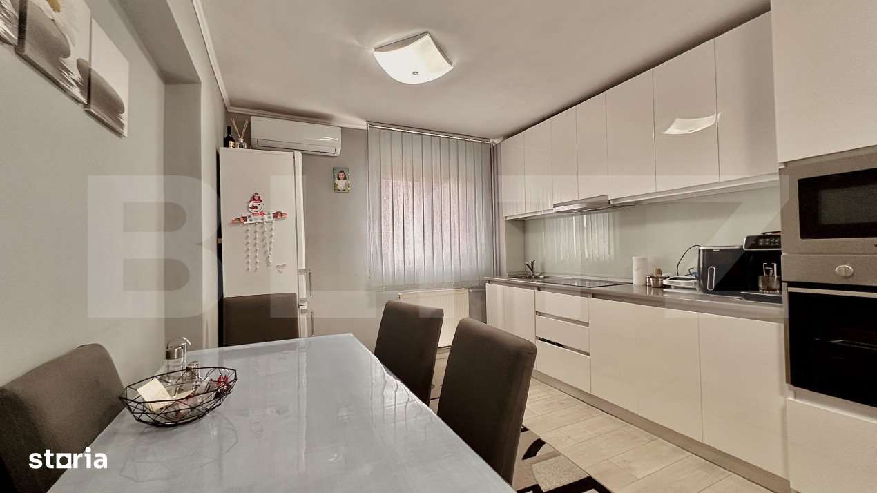 Apartament 3 camere,  etaj intermediar cu lift, parcare, zona Rogerius - Imagine principală: 1/7